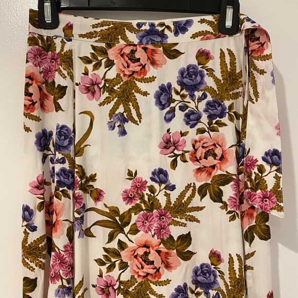 Tori Praver Kayla Floral Cover Up Skirt - Picture 6 of 7